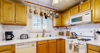 Movie Colony Oasis | Pool, Spa & Mountain Views | Near Downtown Palm Springs