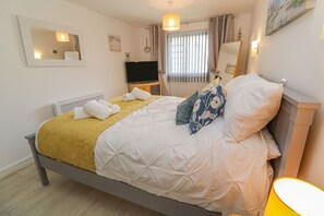 1 habitación, decoración personalizada y muebles diferentes 