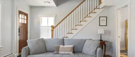 Téléviseur connecté, foyer, livres