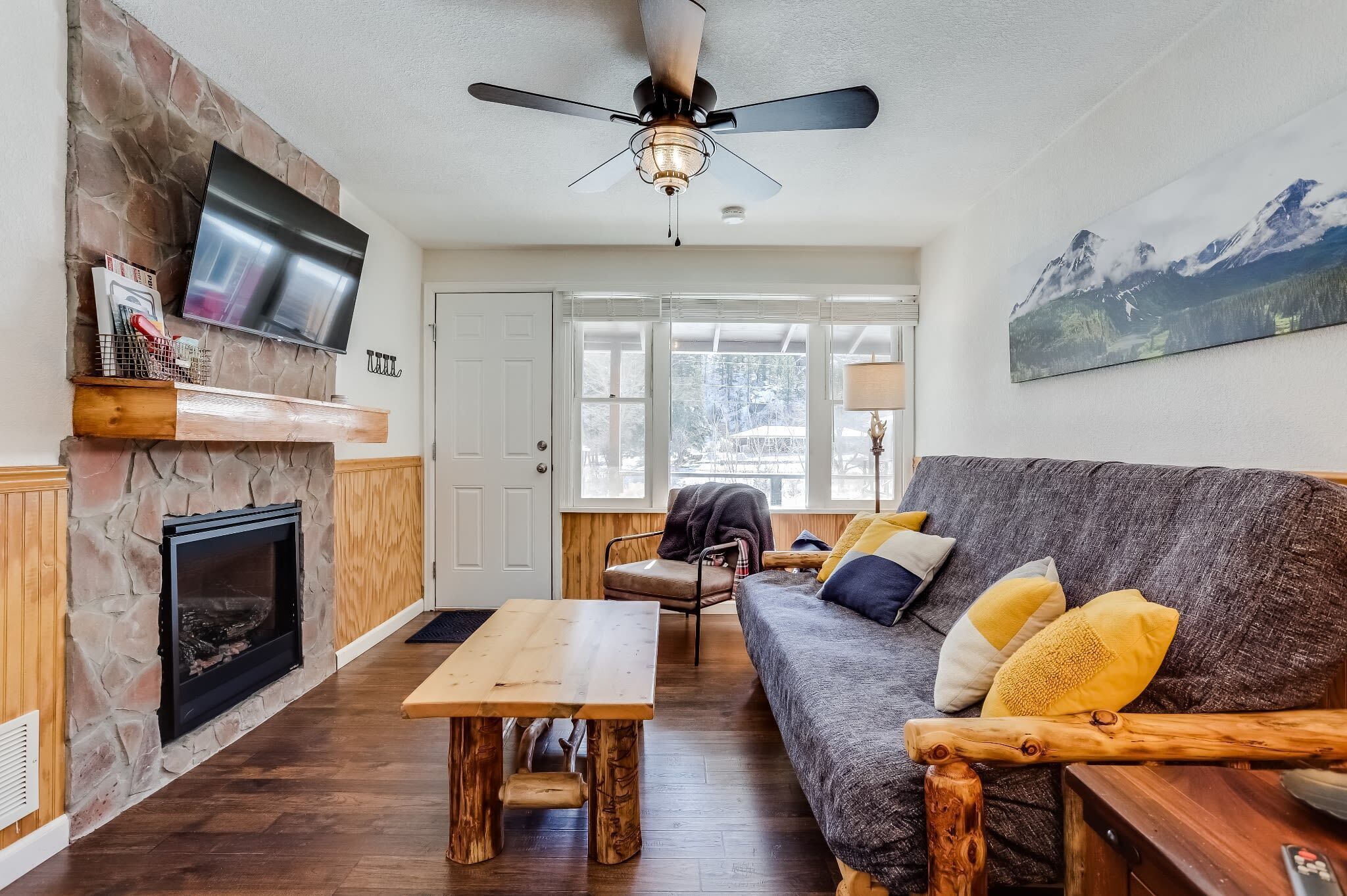 Spruce Cabin RMNP!  Winter Getaway! *Fireplace*Dog Friendly