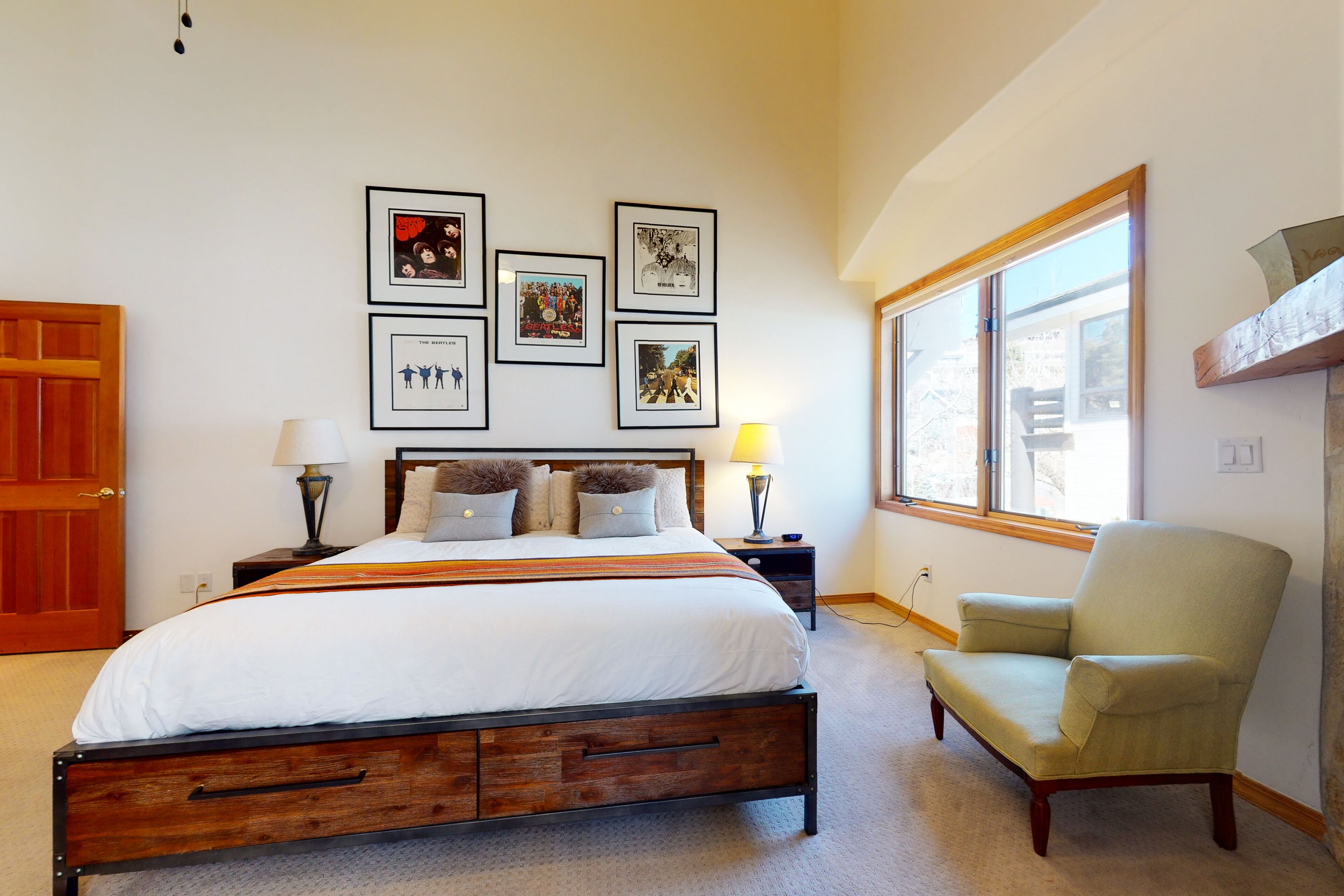 3 bedrooms, iron/ironing board, internet, bed sheets