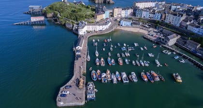 Gwynne House - 6 Bed Holiday Home - Tenby Harbour