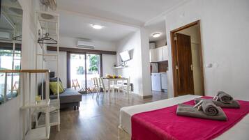 1 bedroom, iron/ironing board, free WiFi, bed sheets