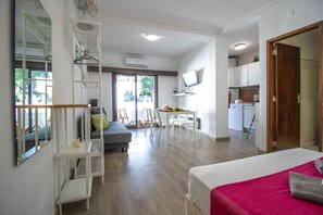 1 bedroom, iron/ironing board, free WiFi, bed sheets - VILAMOURA GOLF STUDIO WITH POOL by HOMING (Vilamoura)