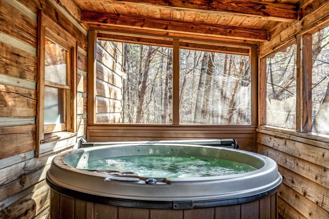 Indoor spa tub
