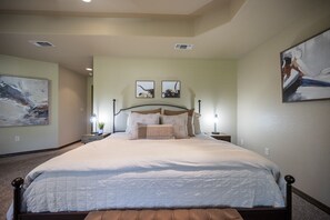 3 chambres, fer et planche à repasser, lit parapluie, Wi-Fi gratuit