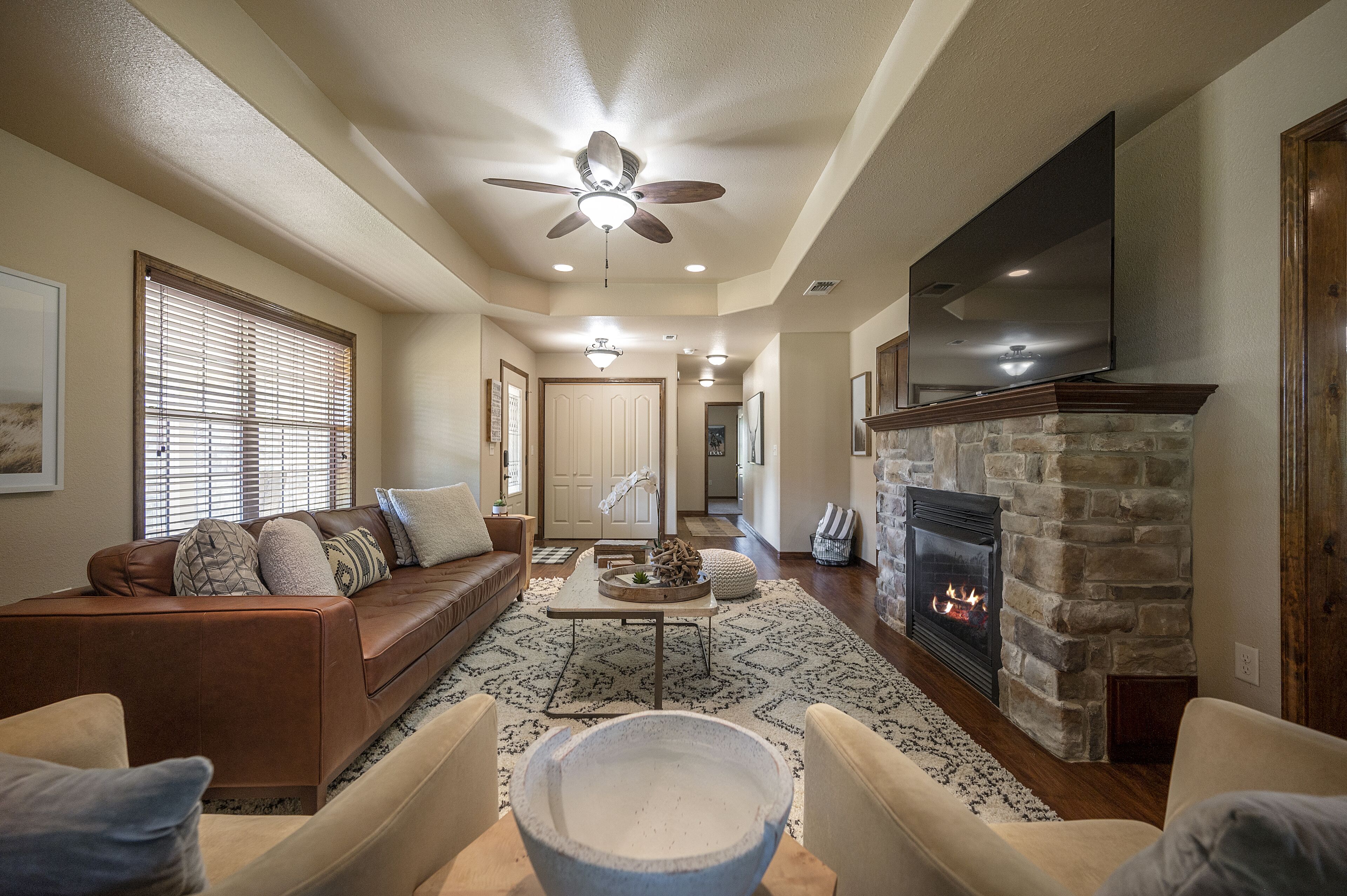 Smart TV, fireplace, video games