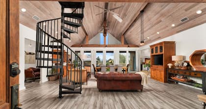 Luxury Barnhouse with 🔥HEATED🔥 Pool