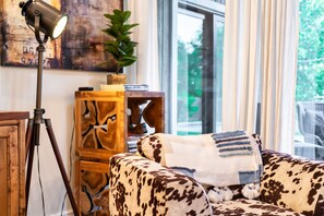 Interior - Luxury Barnhouse with 🔥HEATED🔥 Pool (Kyle)