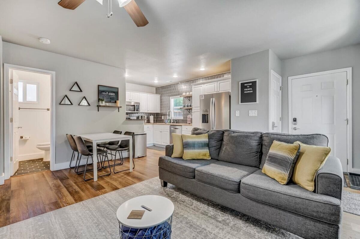 TV, Netflix, streaming services, offices