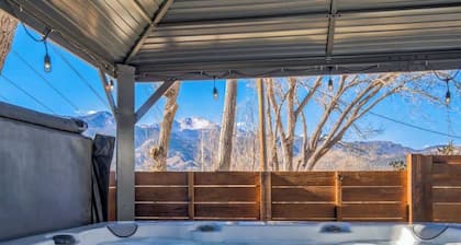 Kings Hideaway! Apartment w/ Hot Tub & Scenic View