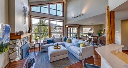 Large 3BD Townhome/Great Views/Hot Tub