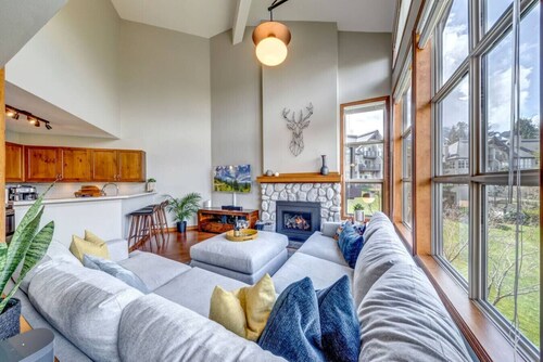 Large 3BD Townhome/Great Views/Hot Tub