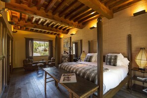 Luxury Villa | Hypo-allergenic bedding, minibar, in-room safe, blackout curtains - Hotel Boutique Cigarral de las Mercedes (Toledo)