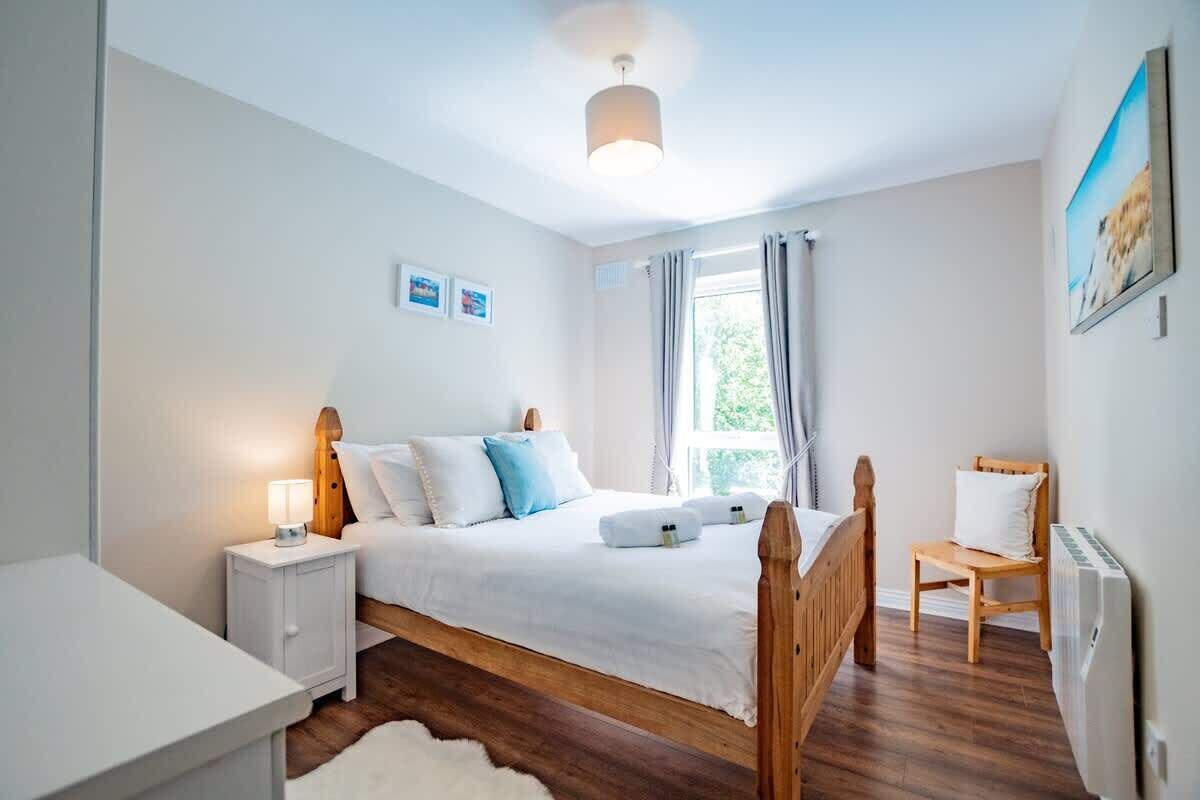 5 bedrooms, iron/ironing board, travel cot, free WiFi