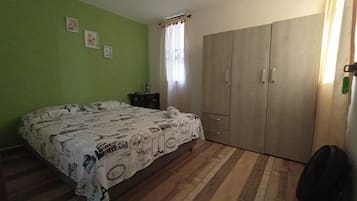 1 bedroom, desk, iron/ironing board, free WiFi