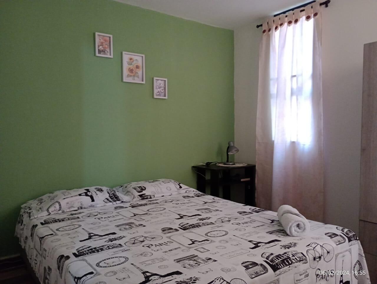 1 habitación, escritorio, tabla de planchar con plancha y wifi gratis 