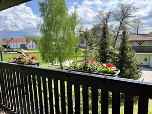 Family Room | Terrace/patio