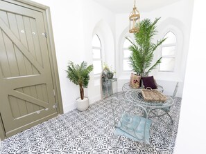 Interior - Bishops Retreat (Ventnor)