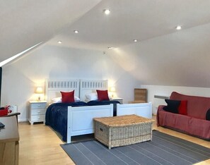 5 Schlafzimmer, individuell dekoriert, individuell eingerichtet