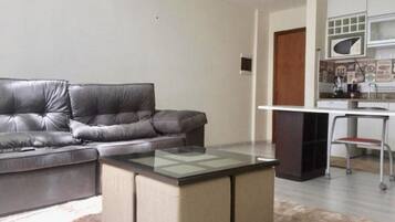Apartamento | Área de estar | Smart TV 43 polegadas com canais digitais, TV