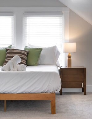 4 bedrooms, desk, iron/ironing board, free WiFi