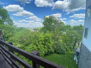 Property grounds - Explore Downtown and Mount Adams with River Views (Cincinnati)