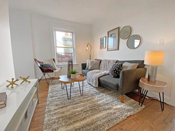 Smart TV - Explore Downtown and Mount Adams with River Views! (Cincinnati)