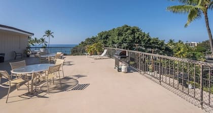 1 Min Walk Downtown! Lux Spacious Condo w/ views