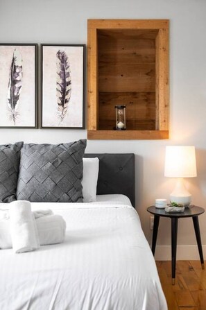 3 bedrooms, desk, iron/ironing board, free WiFi