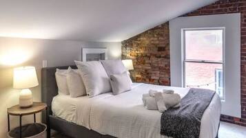 3 habitaciones, escritorio, tabla de planchar con plancha y wifi gratis