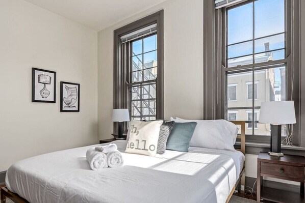 5 habitaciones, escritorio, tabla de planchar con plancha y wifi gratis 