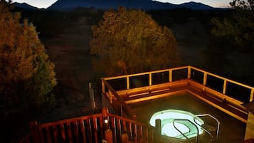 Tina de hidromasaje al aire libre