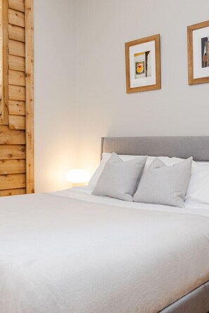 1 dormitorio, escritorio, tabla de planchar con plancha y wifi gratis