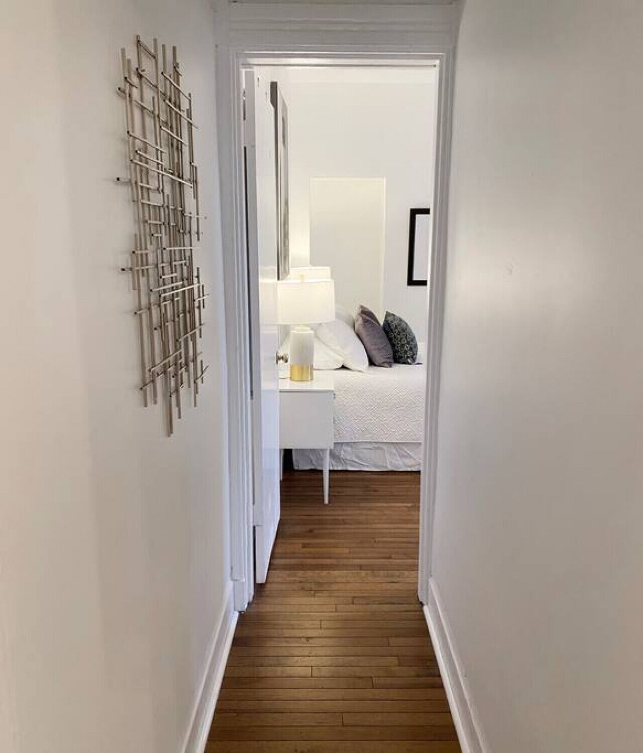 1 室のベッドルーム、デスク、アイロン / アイロン台、WiFi (無料)