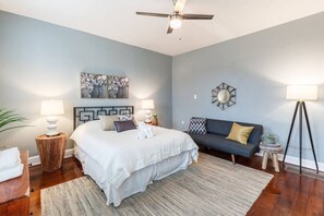 1 habitación, tabla de planchar con plancha, wifi gratis y ropa de cama