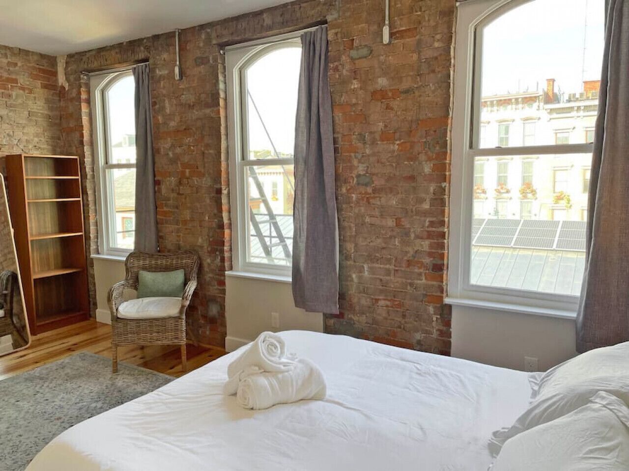 2 bedrooms, desk, iron/ironing board, free WiFi