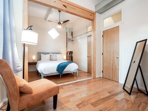 4 bedrooms, desk, iron/ironing board, free WiFi