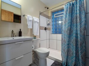 Hårføner og håndklær