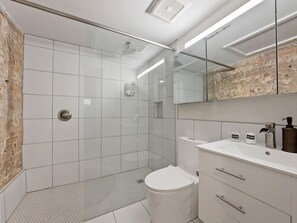 Hair dryer, towels - Over the Rhine Luxury MicroSuite On Findlay Market (Cincinnati)