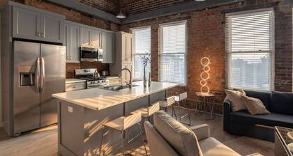 Entire Historic Building: Sleeps 30