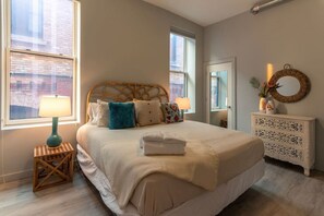 1 habitación, escritorio, tabla de planchar con plancha y wifi gratis