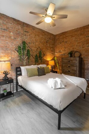 1 bedroom, desk, iron/ironing board, free WiFi