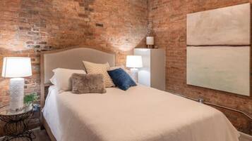 1 bedroom, desk, iron/ironing board, free WiFi