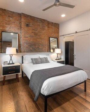 1 bedroom, desk, iron/ironing board, free WiFi - WALK TO ALL in Over-The-Rhine, Cincinnati! (Cincinnati)