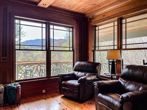 Smart-TV, peis og fotballspill