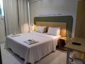 Minibar, décoration personnalisée, ameublement personnalisé, bureau