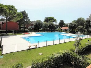Outdoor pool - Renovated apartment on the second floor with swimming pool (Bibione)