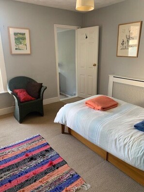 3 bedrooms, iron/ironing board, travel cot, free WiFi