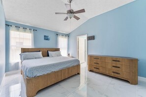 3 bedrooms, desk, iron/ironing board, free WiFi